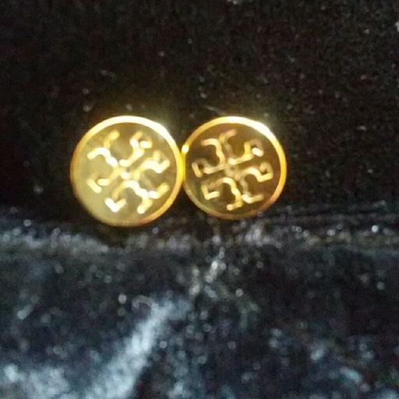 NWOT Tory Burch Livia Gold Stud Logo Earrings - Picture 6 of 8